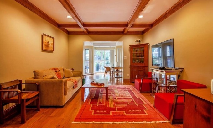 Mount Pleasant House | Executive renovated 3br/3b row house