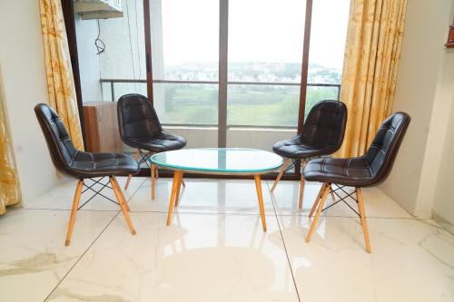 Rau Apartment | Executive Retreat