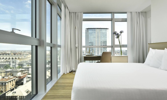 Centro Direzionale Apartment | Executive three-room apartment with city view - Torre Galfa | ONE Experience