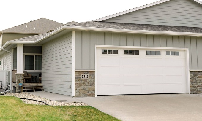 Buffalo Ridge House | Executive Twin Home in quiet neighborhood located in south central Sioux Falls