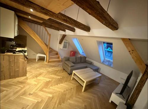 Kriegshaber Apartment | Exklusive Maisonetten Wohnung mit Gartenzugang