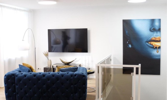 Golzheim Apartment | Exklusive Wohnung 104 m2 direkt am Rhein 1 km von der Messe