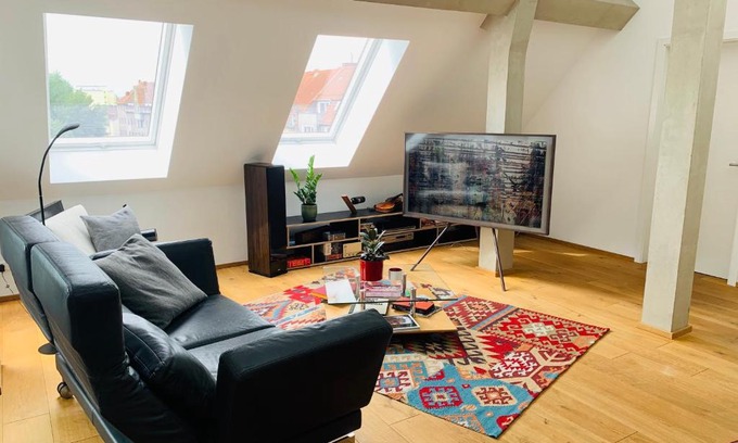 Linden-Sud Apartment | Exklusives Penthouse im ehemaligen Bunker