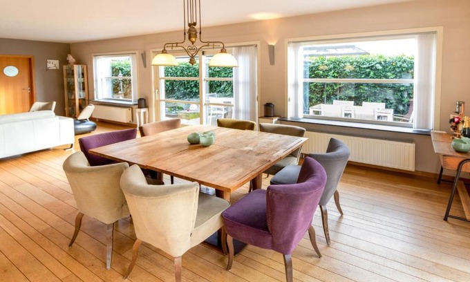 Zandvoorde Villa | Exotic Villa in Oostende with Garden