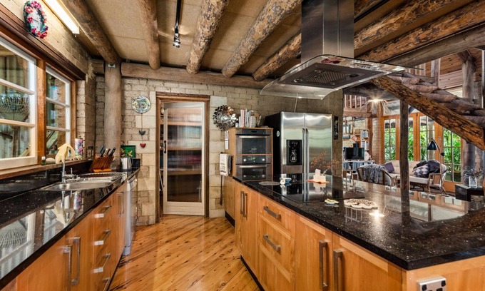 Beenaam Valley Apartment | Expansive Countryside Retreat - 4BR on 26 Hectares