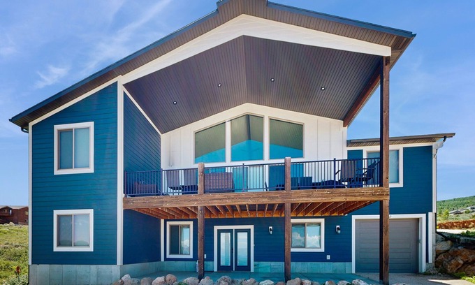 Sweetwater House | Expansive lake house with sweeping views and access to Ideal Beach Resort