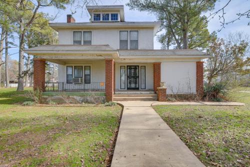 Wheatley House | Expansive Wheatley Home about 65 Mi to Memphis!