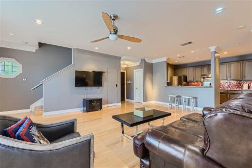 West Campus House | Experience Austin + 3 BR + 5 mins to Downtown!