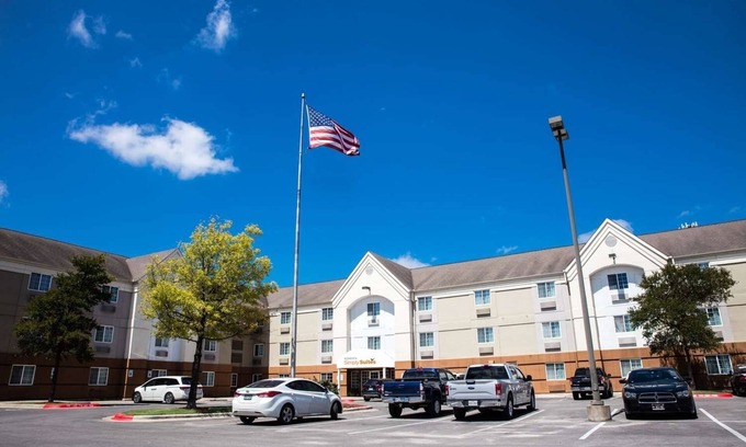 Hancock Apartment | Experience Austin's Famous 6th Street! Full Kitchen, Pet-friendly Property!