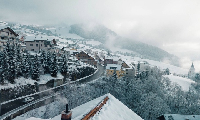 Amden Apartment | "Experience Comfort and Adventure at Apartment Raingüetli in Amden!"