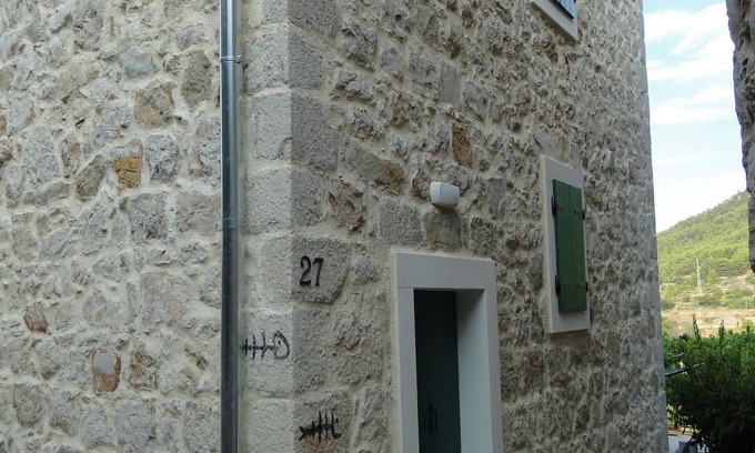Pitve Apartment | Experience Fairytale Moments in a Beautiful old Village at Island of Hvar