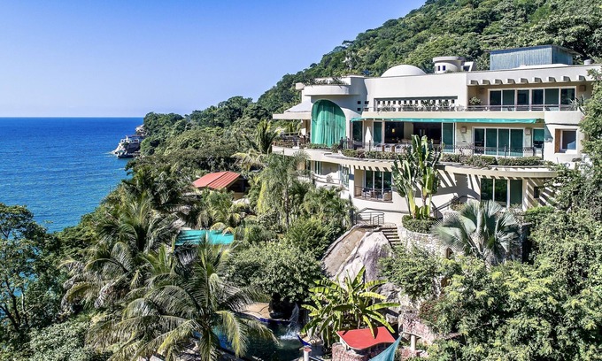 Boca de Tomatlan Villa | Experience Luxury Living at Our Ocean Front Villa in Puerto Vallartan