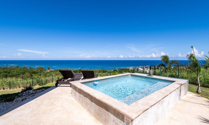 Maleza Alta House | Experience mesmerizing views at The Cliff House from your private plunge pool
