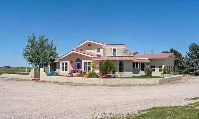 Scottsbluff House | Experience Scottsbluff charm in our spacious 4-bedroom retreat