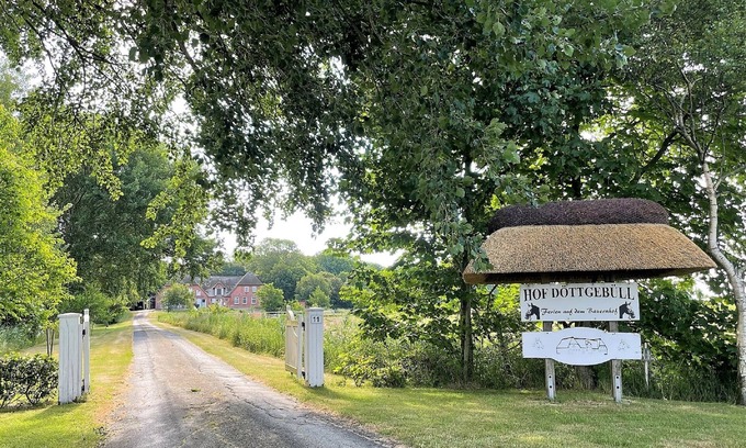 Aventoft Apartment | "Experience Serenity and Adventure in Our Charming Country Retreat!"