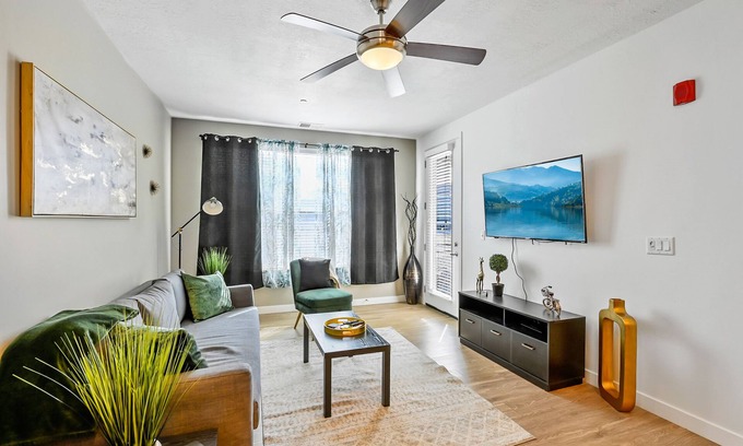 Draper Apartment | Experience South Valley charm, just a 9-min drive to Thanksgiving Point
