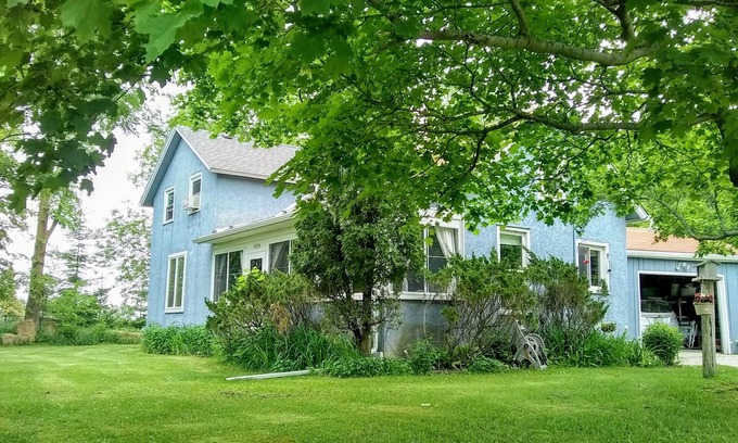 Glenbeulah Cottage | Experience Wisconsin in an old farmhouse in the beautiful Kettle Moraine