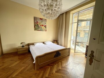 Halyts'kyi district Apartment | Explore Lviv from Comfy Apt in Halytskyi District