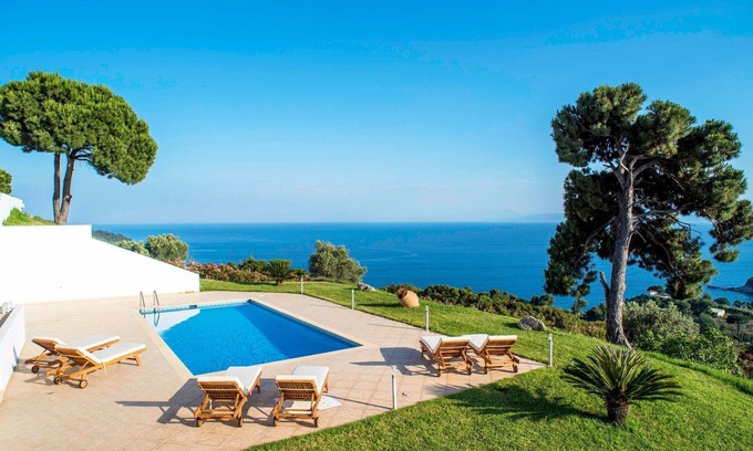 Agia Paraskevi Villa | Exquisite Skiathos Villa | Villa Skiathos Beta | 2 Bedrooms | Private Pool |.