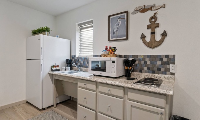 Gun Barrel City Hotel | Extended Stay Gun Barrel City