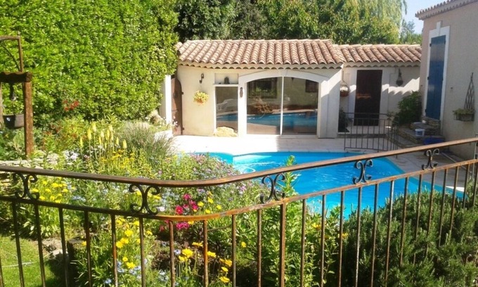 Eyguieres Villa | Eyguieres, charming little village at the gates of the Alpilles