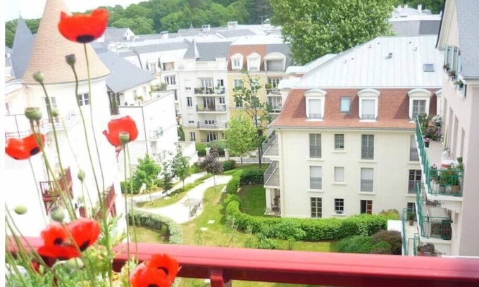 Le Plessis-Robinson Apartment | F2 et Terrasse Coeur de Ville