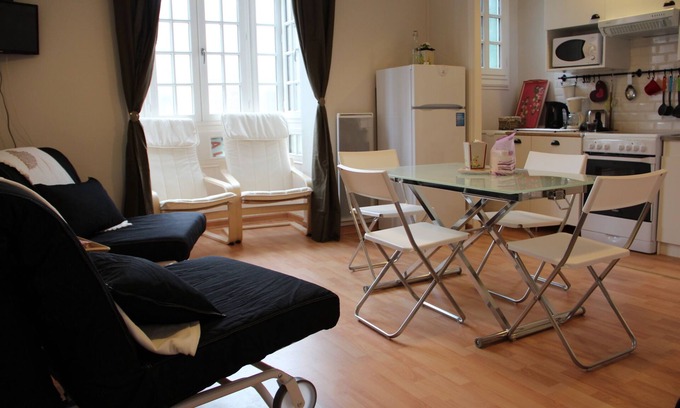Mers-les-Bains Apartment | F2 Refait à Neuf à Mers les Bains, à 50m de la Plage, vue sur mer