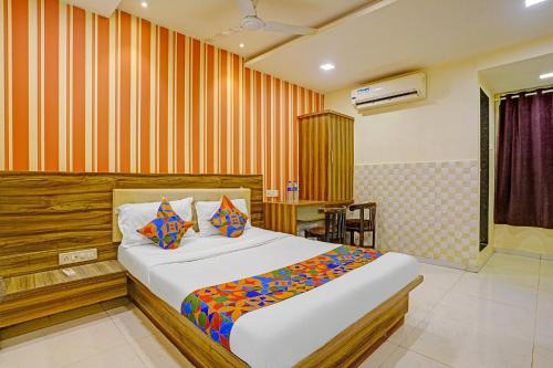 Indira Nagar Hotel | FabHotel Galaxy Inn - Nr MIDC Andheri