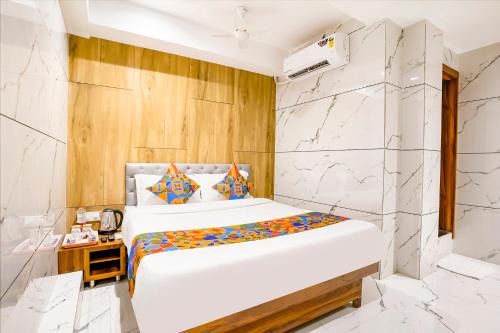 Bhandup West Hotel | FabHotel Shubham Inn - Nr Jain Mandir, Bhandup West