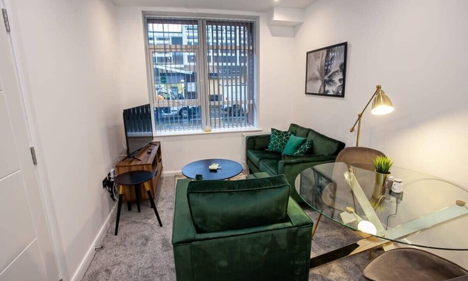 Bolton Apartment | Fabulous 1 Bedroom Apartment in Bolton