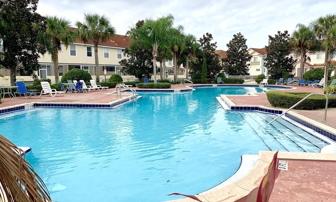 Cumbrian Lakes House | Fabulous 3 Bedrooms 3 bath Townhouse in a Resort 15 min to Disney