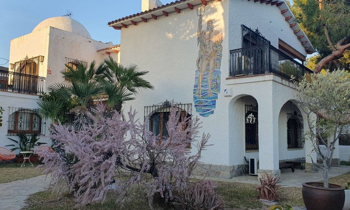 Comarruga Villa | FABULOUS BEACHFRONT VILLA VERY CLOSE TO BARCELONA
