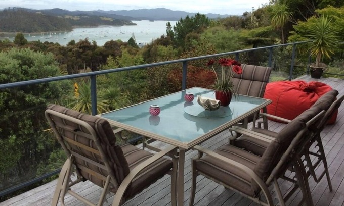 Opua House | Fabulous comfortable 5 Bedroom home away from home