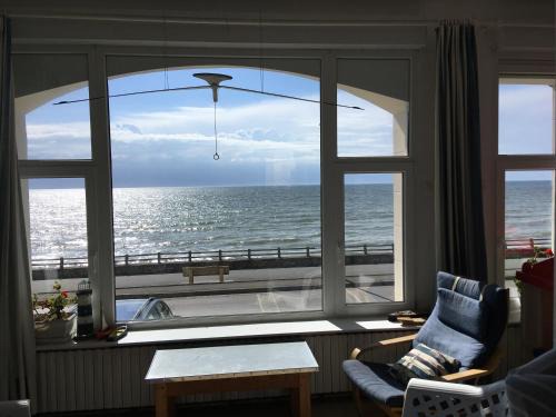 Ambleteuse Villa | FACE A LA MER , L ARTISTE