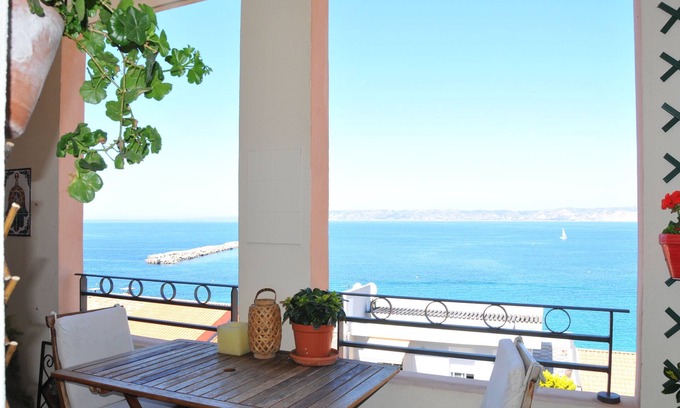 Le Pharo Apartment | Facing the sea, in a luxury residence, 2 min walk from the Catalans beach, parking
