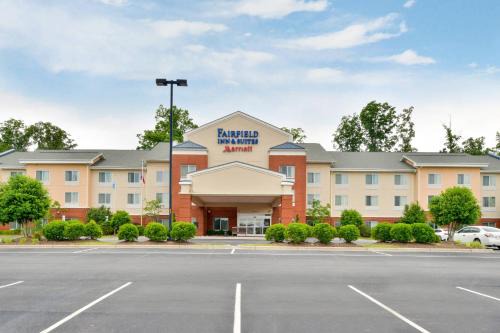 Asheboro Hotel | Fairfield Inn and Suites by Marriott Asheboro