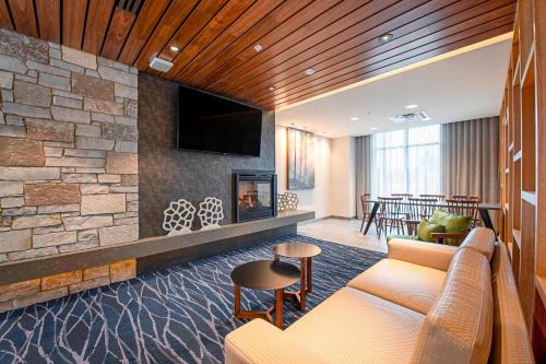 Park Point Hotel | Fairfield Inn & Suites By Marriott Duluth Waterfront