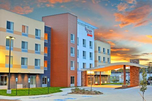 North Central Omaha Hotel | Fairfield Inn & Suites by Marriott Omaha Northwest