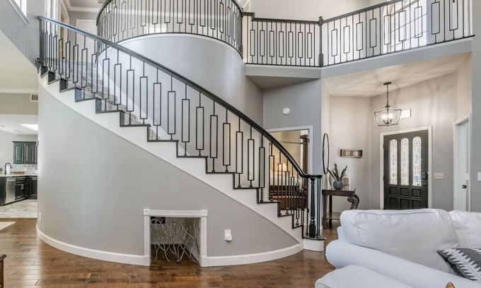 Amarillo House | Fairway Retreat: Luxury Amarillo Vacation Rental on the Golf Course