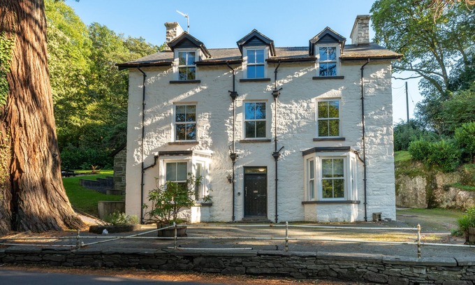 Betws-Y-Coed Apartment | Fairy Glen Apt Two - One Bedroom Apartment, Sleeps 2