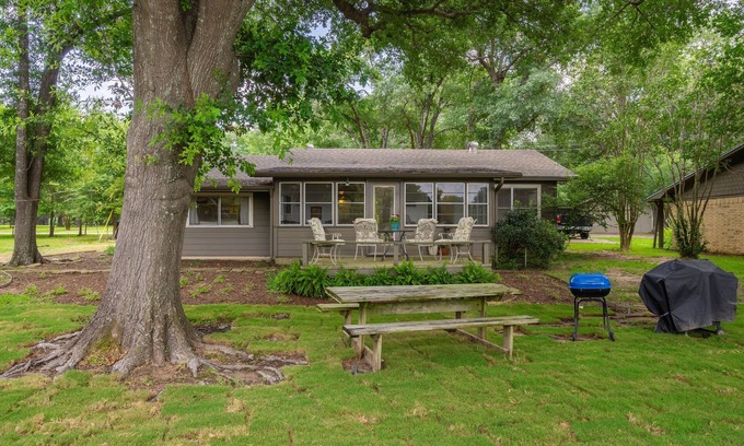 Malakoff House | Fall- almost here! Cooler temps, Fall Festivals. Book while dates available!