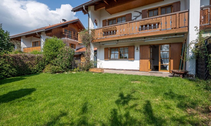 Burgberg Apartment | Familienfreundliche Ferienwohnung in Mitten der Berge