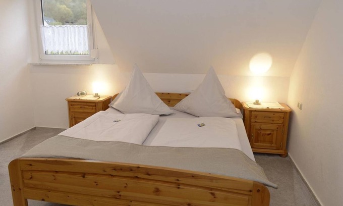 Sankt Aldegund Bed & Breakfast | Familienzimmer - Scheid, Hubertus