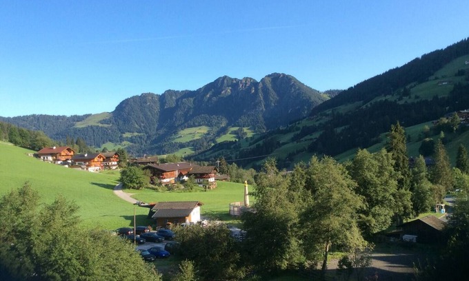 Inneralpbach Ski Chalet | Family Chalet with breath-taking mountain views. 5 minute walk to ski lift!