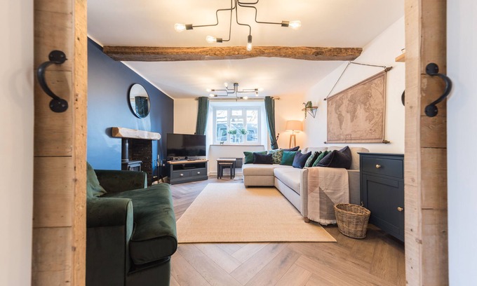 Cartmel Cottage | Family Cottage with Garden View at The Flags