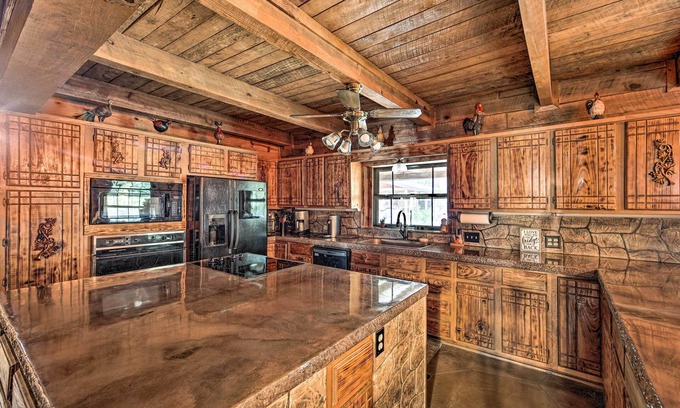 Flint Cabin | Family & Dog Friendly 'Serendipity Estates'!
