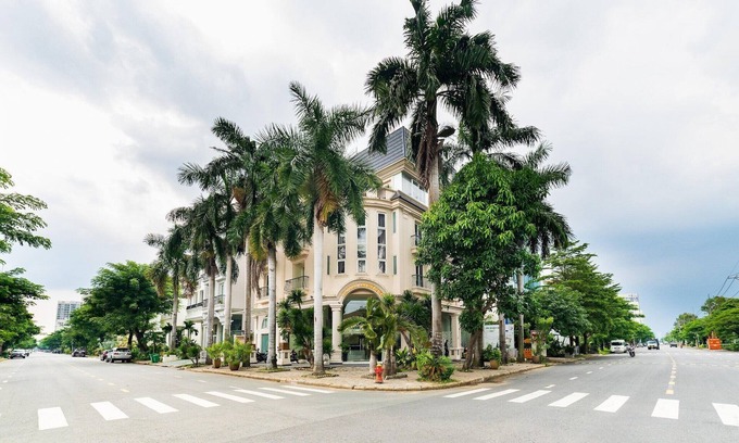 Phu My Hung House | Family Escape in Style | Bright & Cozy Near SECC