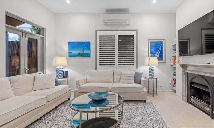 Hamilton House | Family-Friendly 3BR with Pool Near Brisbane