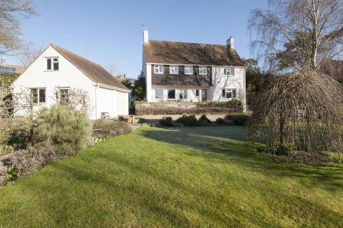 Charlbury Villa | Family friendly Cotswold home