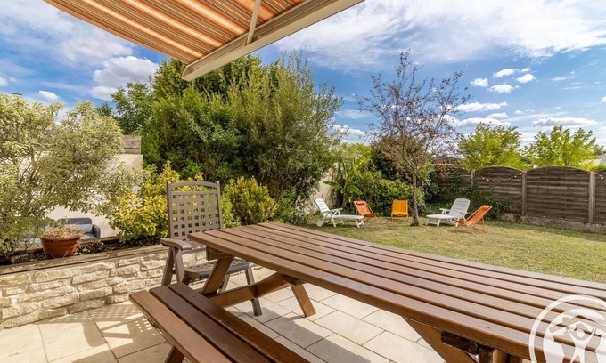 Maulevrier Cottage | Family-Friendly Cottage Near the Oriental Park and Puy du Fou with Garden and Modern Amenities